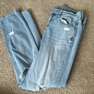 american eagle , light blue straight leg fit jean, rips in knees